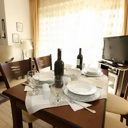 Cleodora Apartment *